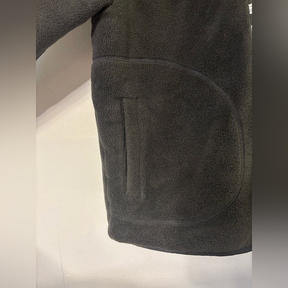 Victoria's Secret Pink Leopard Reversible Sherpa Cozy Fleece Hoodie
Code 5 - Picture 6 of 8